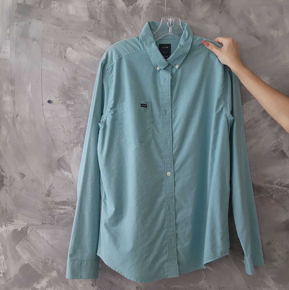 Rvca Shirt, Size Medium.